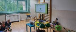 Zdjęcie przedstawia materiały edukacyjne przygotowane na spotkanie