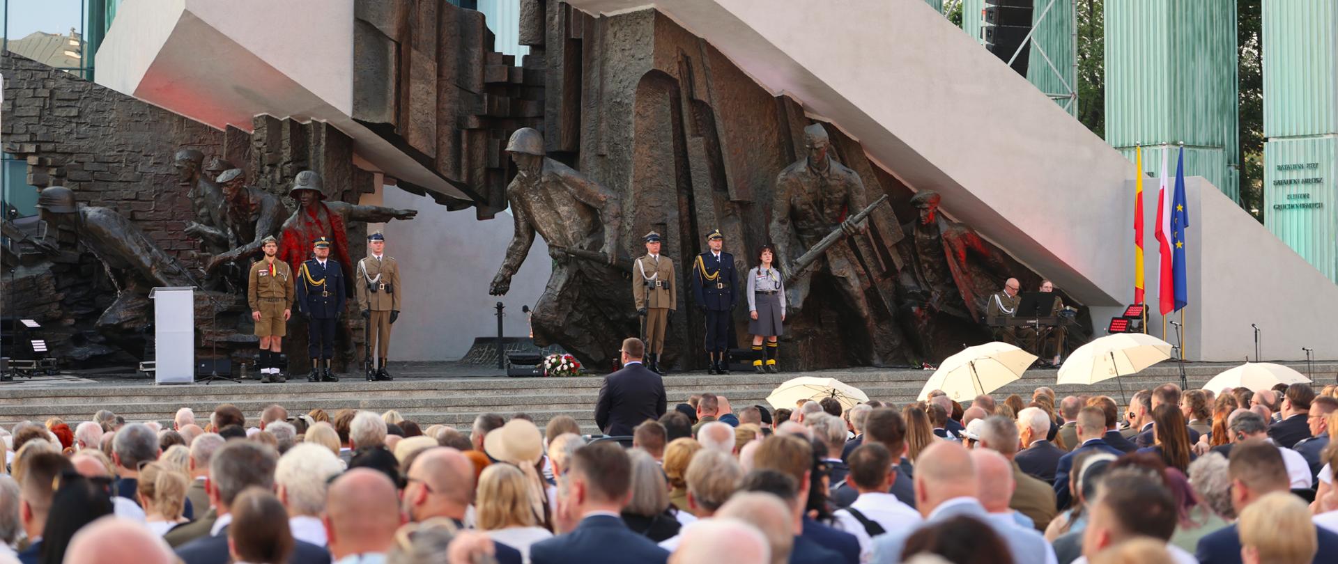 Uroczystości przed Pomnikiem Powstania Warszawskiego