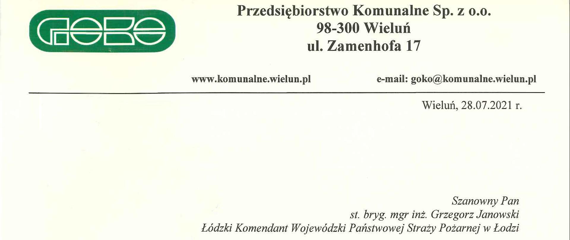 treść pisma: Przedsiębiorstwo Komunalne Sp. z o.o. 98-300 Wieluń ul. Zamenhofa 17, www.komunalne.wielun.pl, e-mail: goko@komunalne.wielun.pl, Wieluń, 28.07.2021 r., Szanowny Pan st. bryg. mgr inż. Grzegorz Janowski Łódzki Komendant Wojewódzki Państwowej Straży Pożarnej w Łodzi, Z wielką wdzięcznością składam na ręce Pana Komendanta serdeczne podziękowania za ofiarną służbę, sprawną koordynację i poświęcenie podczas akcji gaszenia pożaru na składowisku odpadów w Rudzie w dn. 27 /28 lipca 2021 r. Podjęte na bardzo szeroką skalę działania oraz użyte odpowiednie siły i środki pozwoliły ograniczyć rozmiar strat oraz szkód dla nas oraz środowiska. Podlegli Panu Strażacy wykazali się niezwykłym profesjonalizmem, niespotykaną umiejętnością współpracy oraz skutecznością w działaniu. Ofiarna służba i poświęcenie przyniosły efekty. Z całego serca dziękujemy Panu oraz każdemu ze Strażaków z osobna. Na co dzień również my po cichu służymy lokalnej społeczności. Odbieramy odpady, kiedy mieszkańcy są w pracy. Niepostrzeżenie dostarczamy im wodę i odprowadzamy ścieki. Konserwacja hydrantów i zapewnienie dostawy wody używanej w akcjach gaśniczych to również nasze zadanie. Tym razem to my potrzebowaliśmy pomocy. Na alarm, jak jeden mąż wszyscy stawiliście się Państwo na ratunek. Dziękujemy za Waszą ciężką pracę i poświęcenie. Dzięki sprawnej interwencji, profesjonalnej koordynacji i Waszemu zaangażowaniu uniknęliśmy znacznie większych strat. Wyrazy szacunku!!! Dla nas zawsze byliście, jesteście i będziecie BOHATERAMI!! Podpisał Tomasz Kulicki Prezes