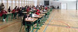 Na zdjęciu uczestnicy eliminacji powaitowych OTWP powiatu pabianickiego. Zdjęcie wykonane na sali gimnastycznej w Szkole Podstawowej w Chechle.
