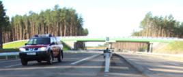 Na zdjęciu pojazd JRG Wałcz i barierki drogi S10.