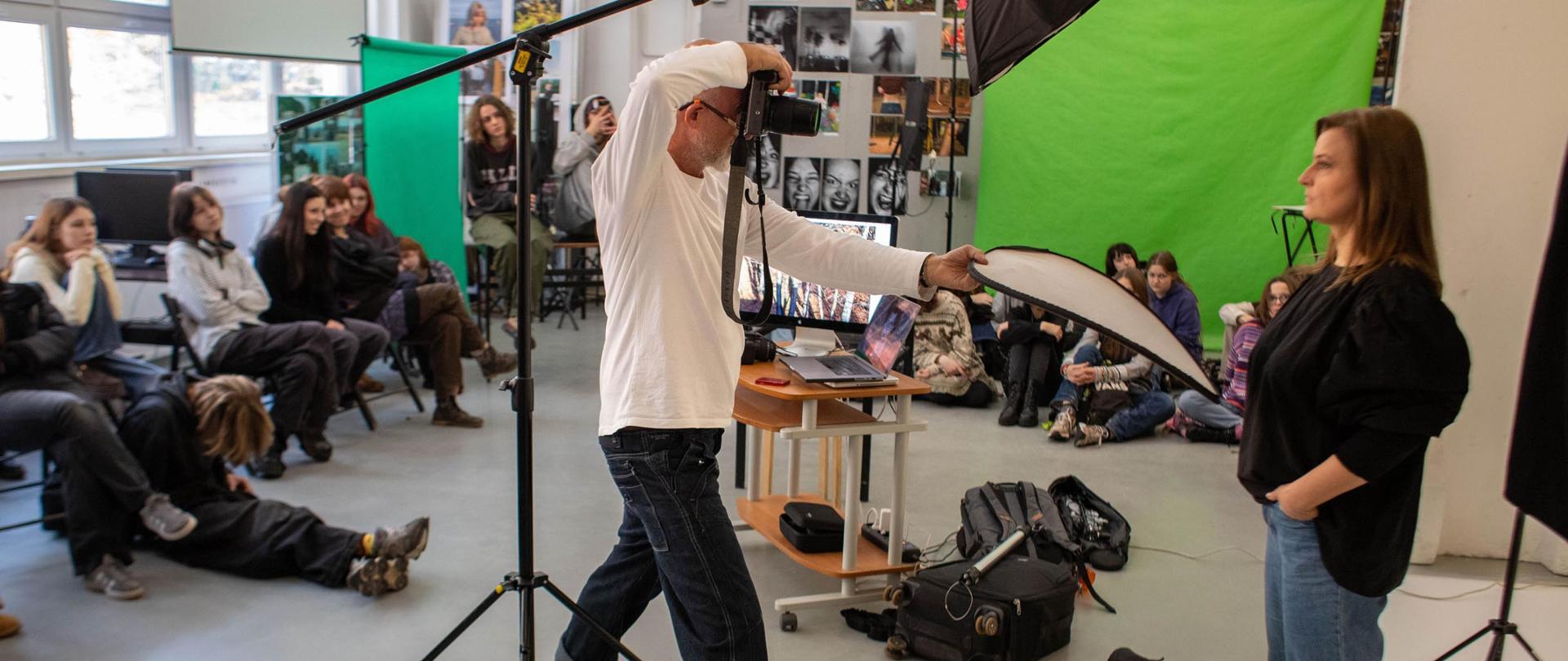 Warsztaty z fotografem Jackiem Porembą. Fot. Tomasz Zerek