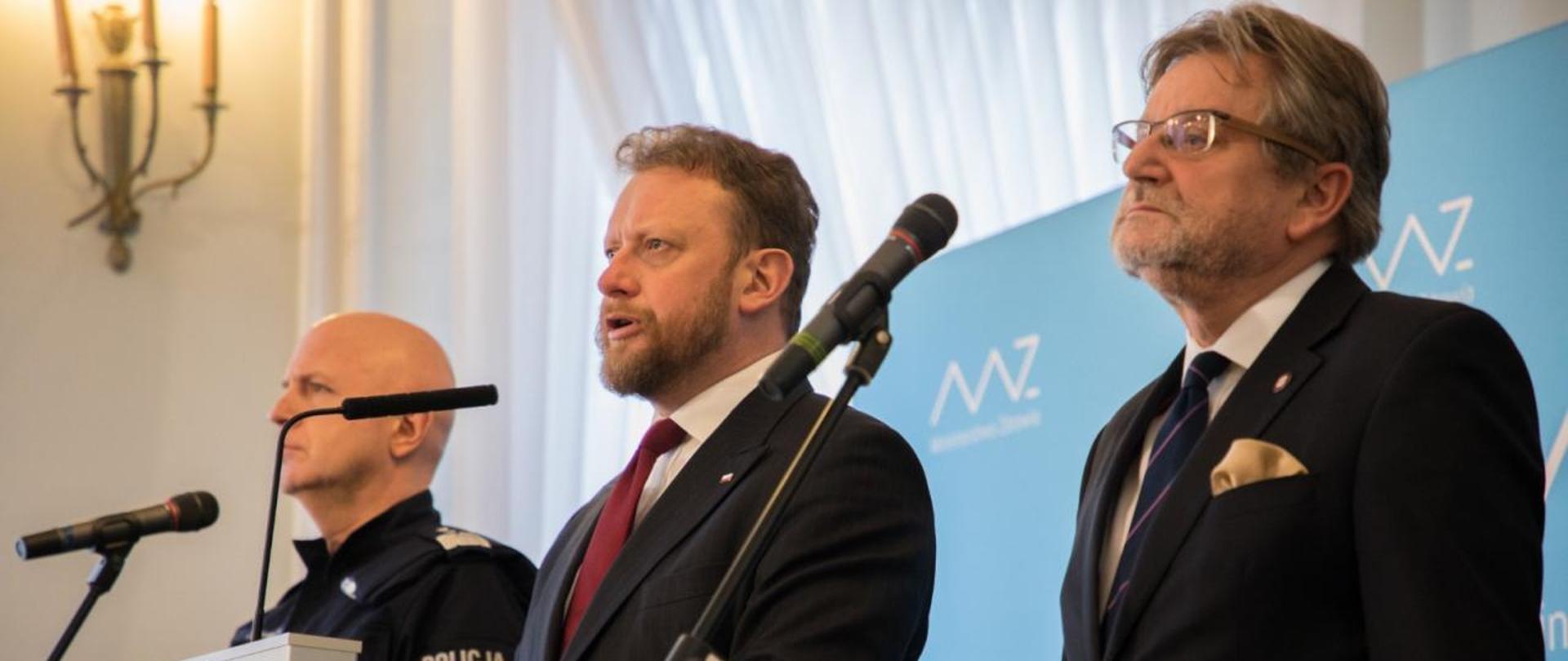 Policja wspiera w utrzymaniu kwarantanny w Polsce