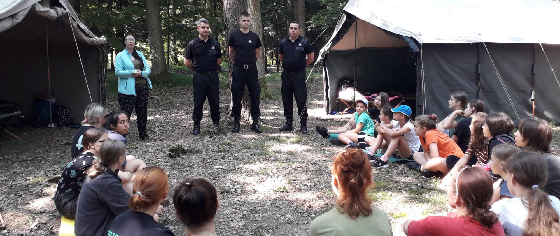 Spotkanie z uczestnikami obozu harcerskiego w Żdżarach
