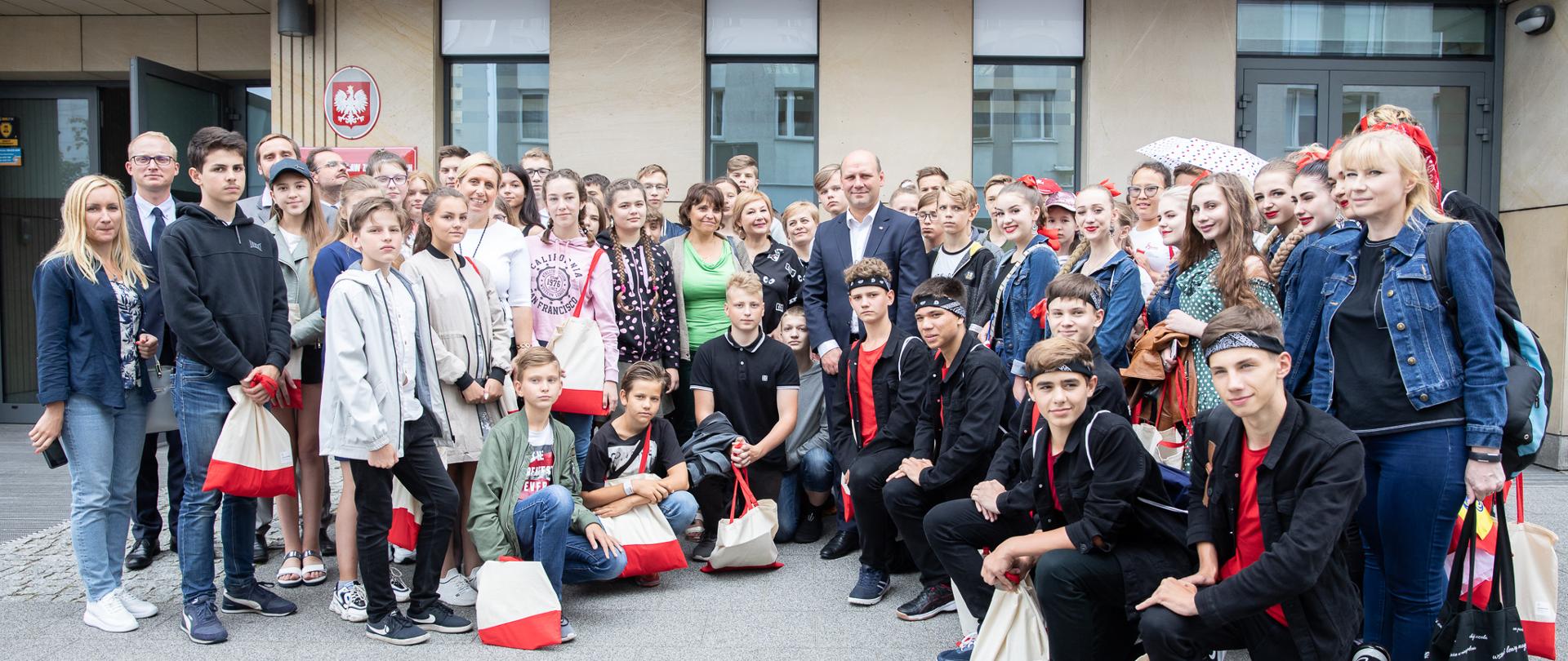 Secretary of State Szymon Szynkowski vel Sęk meets with young Poles from abroad