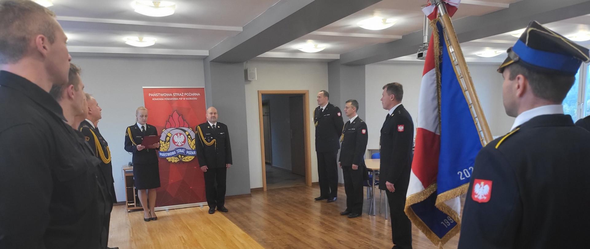 Zdjęcie przedstawia mł. bryg. A.Mielczarka w dniu przejścia na zaopatrzenie emerytalne 2