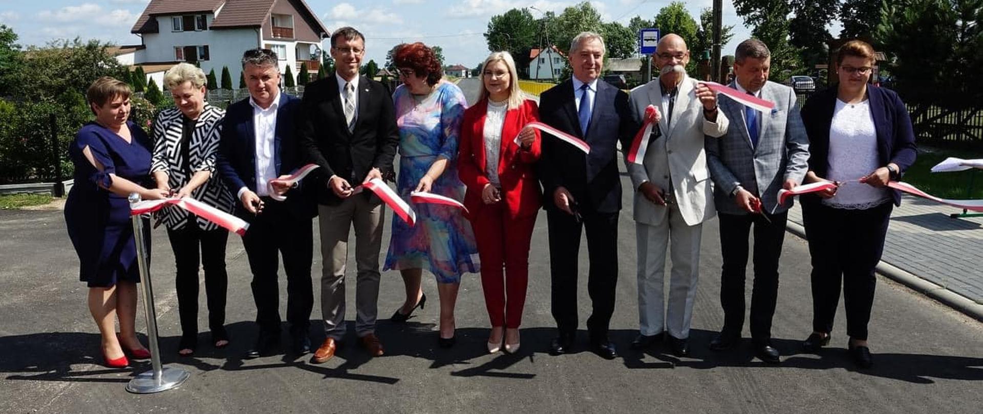 Oddanie do użytku przebudowanej drogi powiatowej w gminie Andrzejewo