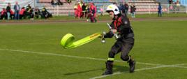 Na zdjęciu strażacy podczas zmagań w zawodach sportowo-pożarniczych