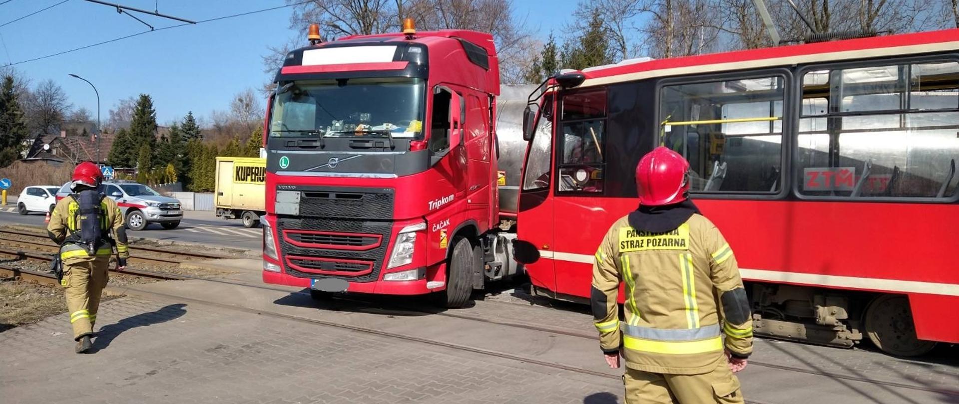 Zderzenie tramwaju z cysterną
