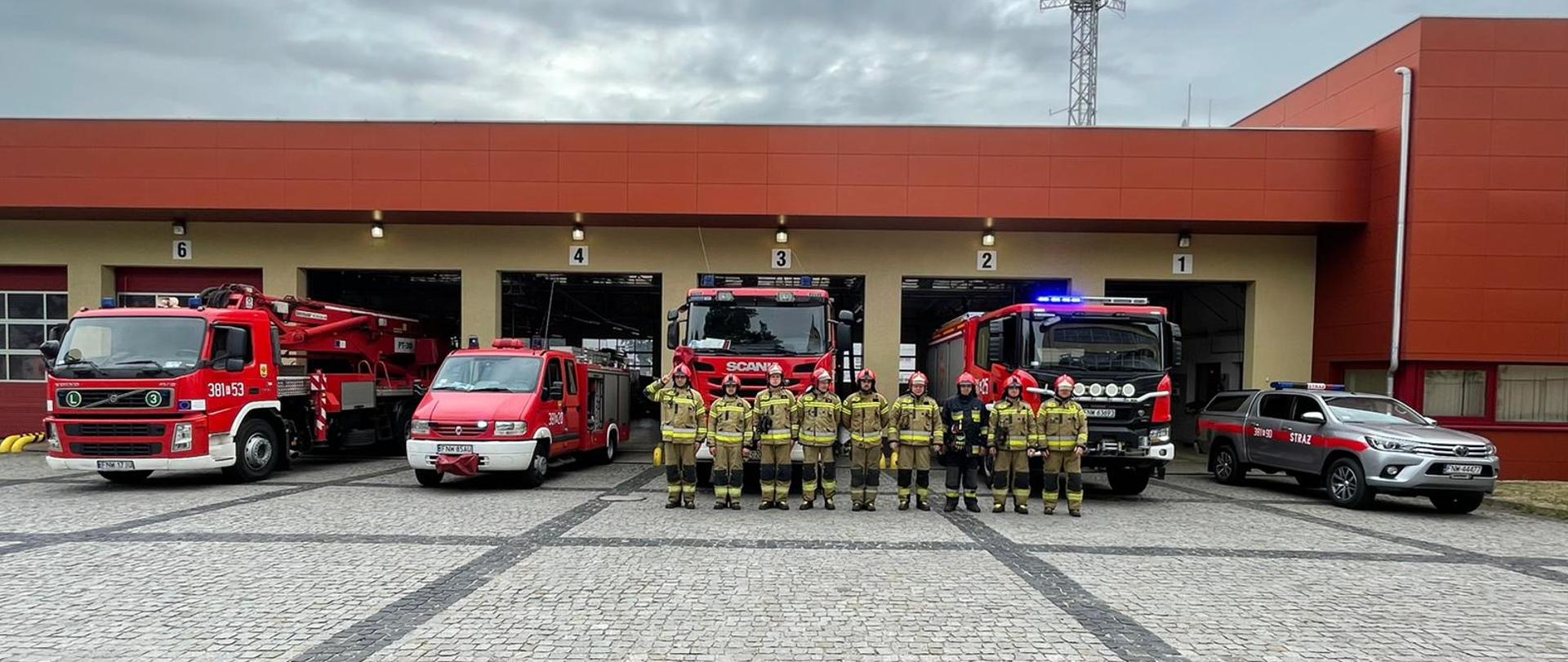 1 sierpnia 2022 r. przypada 78 rocznica wybuchu Powstania Warszawskiego. W tym dniu o godzinie 17:00 strażacy z Jednostki Ratowniczo – Gaśniczej PSP w Nowej Soli oddali hołd bohaterom walczącym o odzyskanie niepodległości przez Polskę 