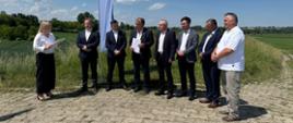 Wody Polskie w Krakowie podpisały umowę na realizację zadania „Rozbudowa lewego wału przeciwpowodziowego rzeki Wisły od ujścia potoku Kościelnickiego do ujścia rzeki Nidzicy Odcinek 2 - Lewy wał rzeki Wisły na terenie gm. Nowe Brzesko”.