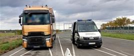 Miejsce kontroli tureckiego zespołu pojazdów. 40-tonowy zestaw zatrzymali funkcjonariusze mazowieckiej Inspekcji Transportu Drogowego na ekspresowej „ósemce” pod Wyszkowem.