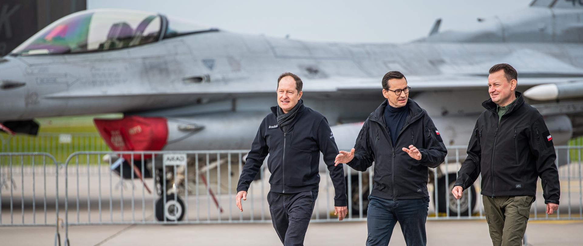 Wizyta premiera Mateusza Morawieckiego w 32. Bazie Lotnictwa Taktycznego