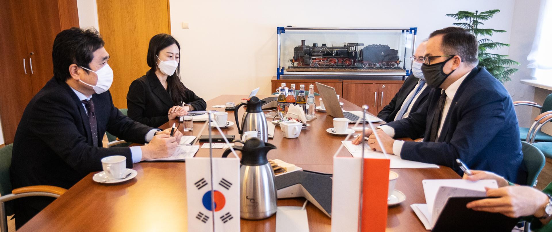 Polsko-koreańskie rozmowy o współpracy przy CPK