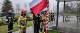 Uroczyste podniesienie flagi