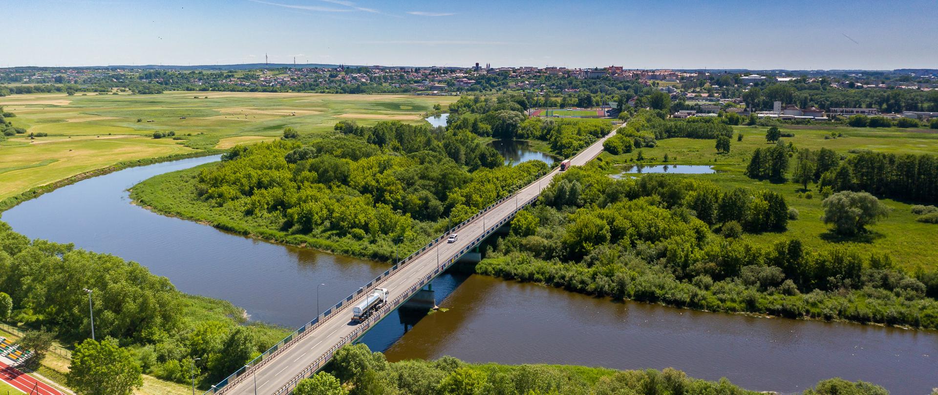 Obecna DK61 i most na Narwi w Łomży - widok z powietrza