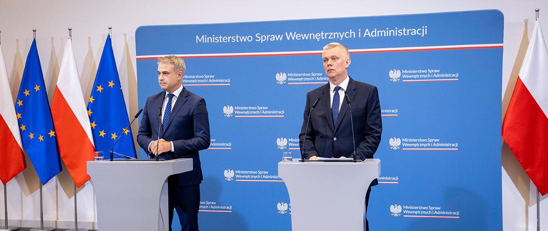 Konferencja prasowa szefa MSWiA Tomasza Siemoniaka oraz wicepremiera, ministra cyfryzacji Krzysztofa Gawkowskiego