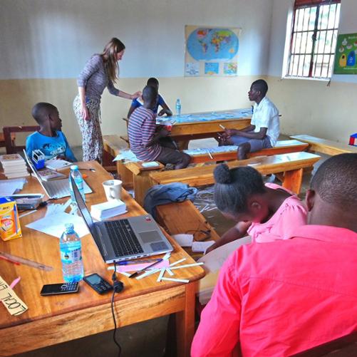 Otwarcie biblioteki i centrum edukacyjnego LibrAfrica dzięki wolontariuszom fot. M.Krawczyk