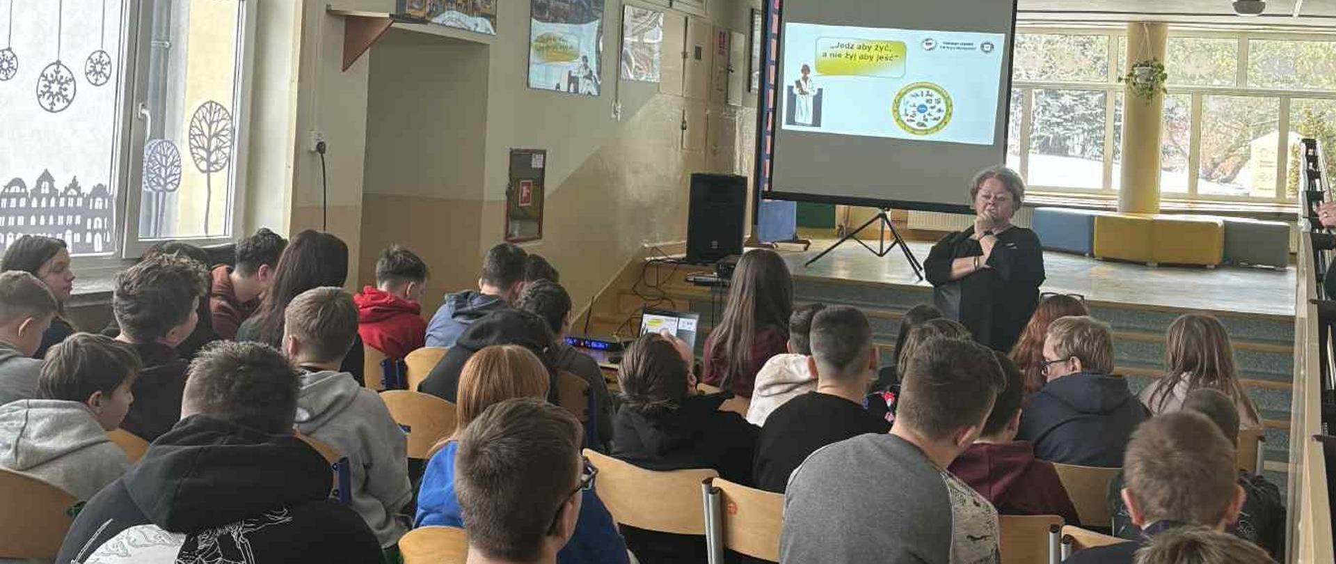 NA BAKIER Z JEDZENIEM CZYLI ZABURZENIA ODŻYWIANIA