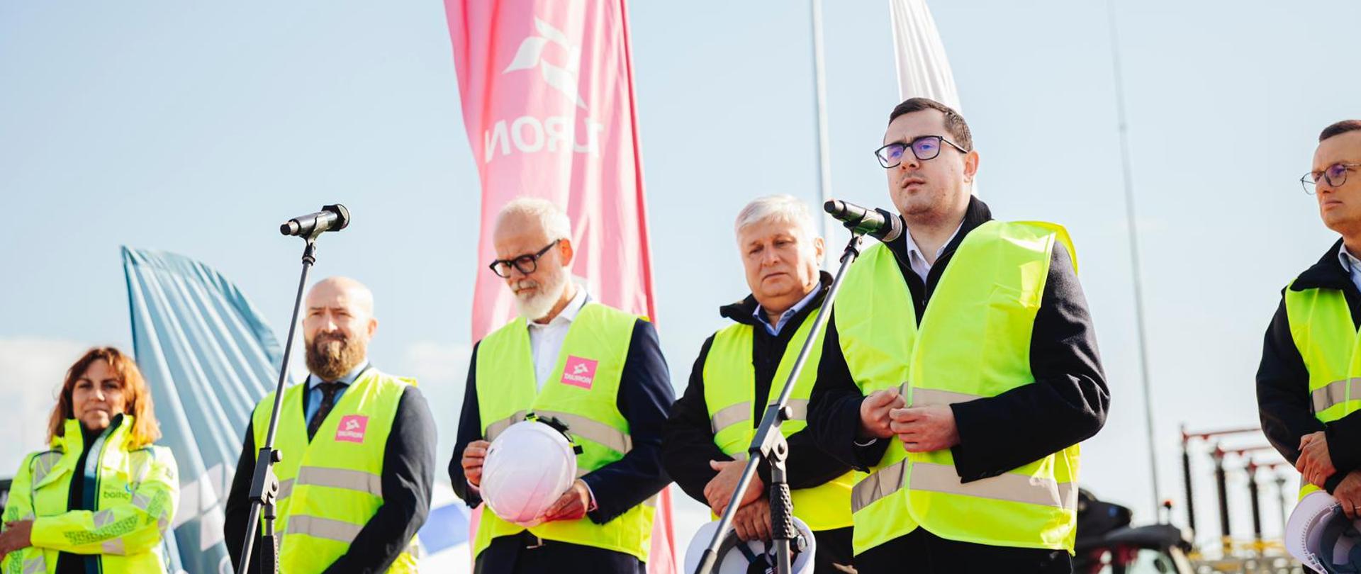 Local content i rozwój regionu. Minister Energii na budowie farmy wiatrowej Miejska Górka