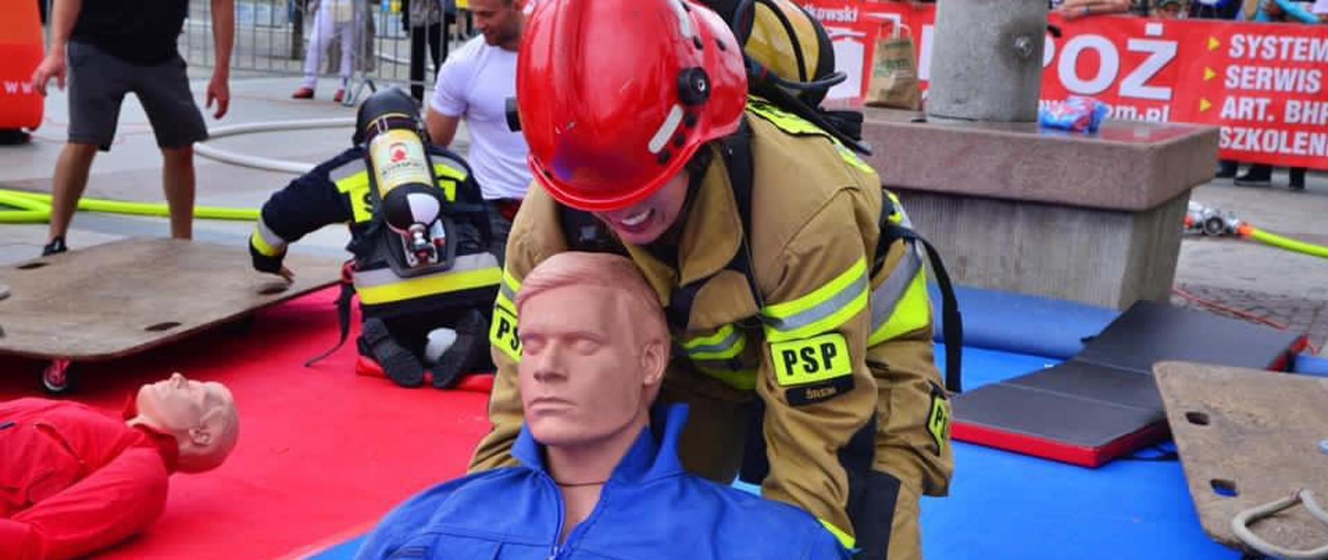 str. Ewa Dobrzyńska podczas wykonywania jednej z konkurencji