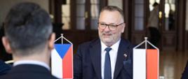 We Wrocławiu odbyło się bilateralne spotkanie ministra infrastruktury Dariusza Klimczaka z ministrem transportu Czech Ivanem Bednárikiem. 