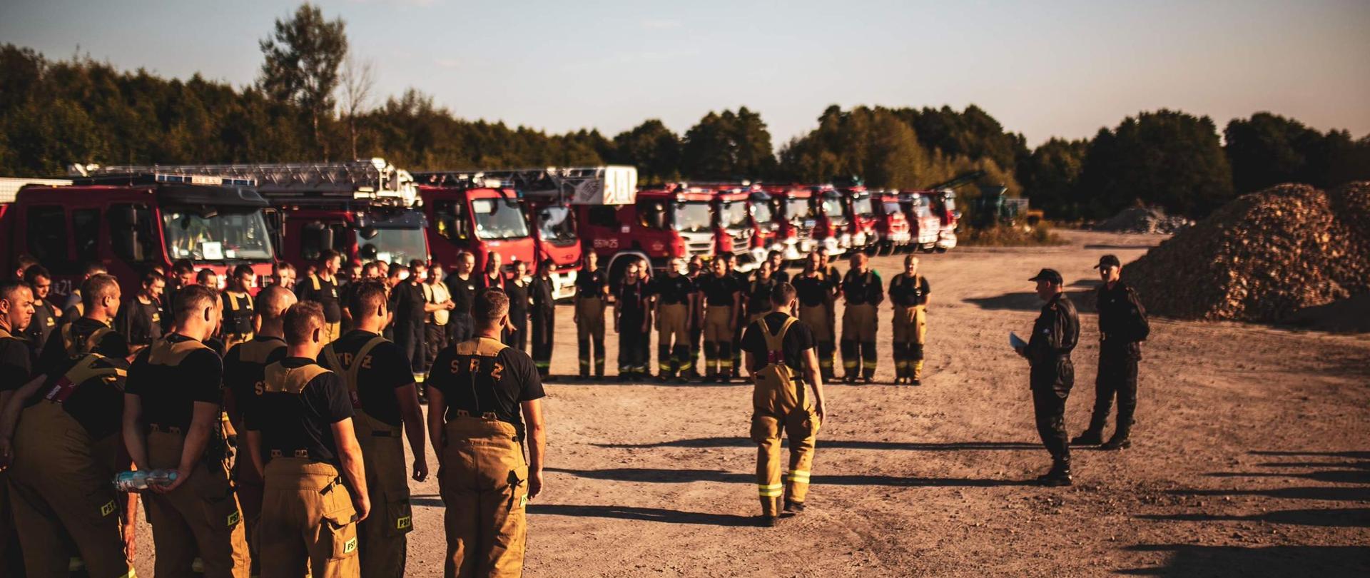 Zbiórka strażaków.