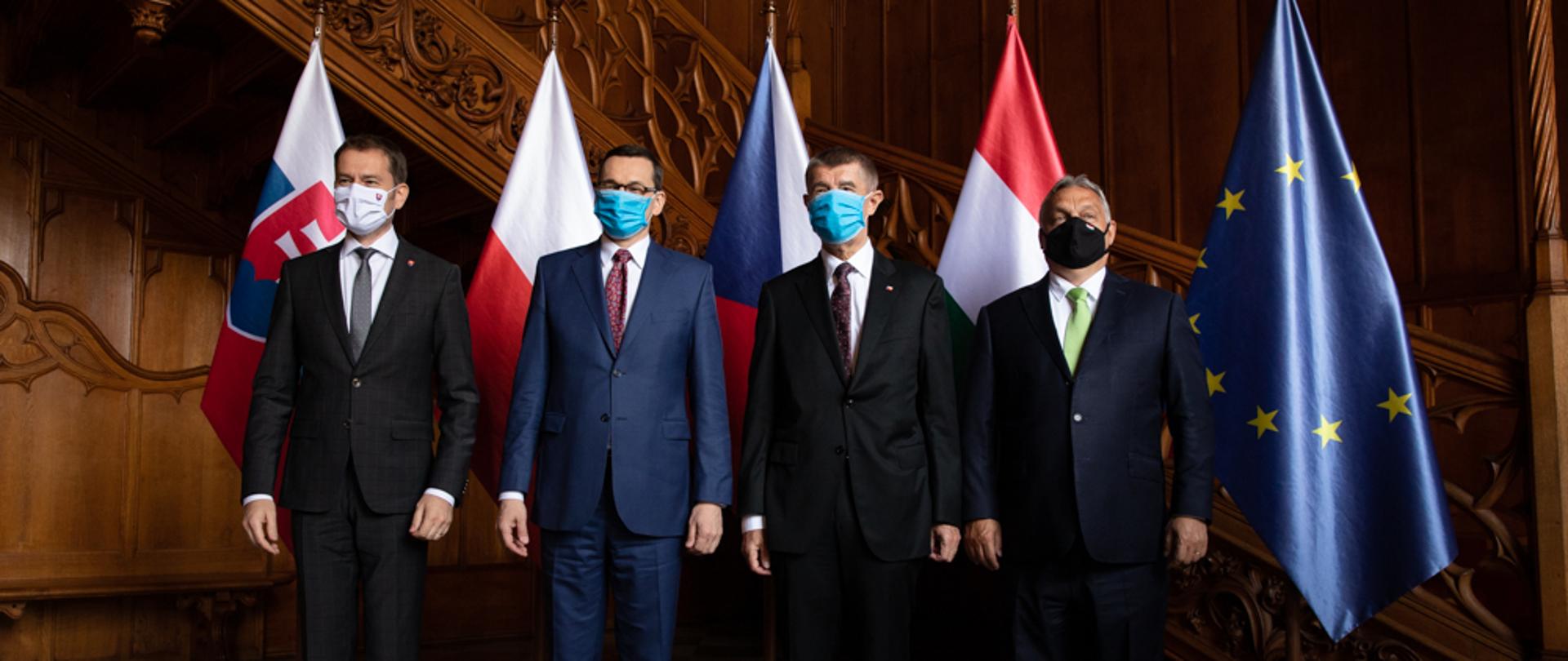 Wspólne zdjęcie szefów rządów państw Grupy Wyszehradzkiej. 