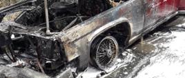 Widok spalonego samochodu