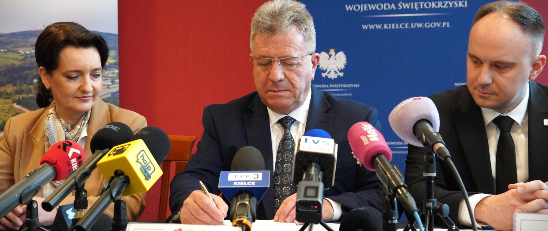 Świętokrzyski Urząd Wojewódzki - podpisanie ZRID na budowę odcinka S74