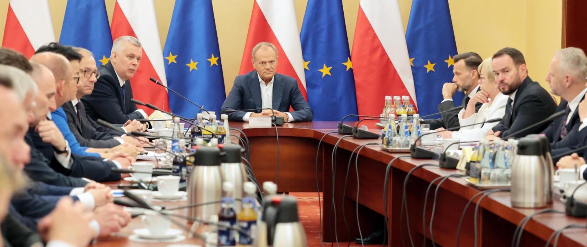 Narada premiera z wojewodami