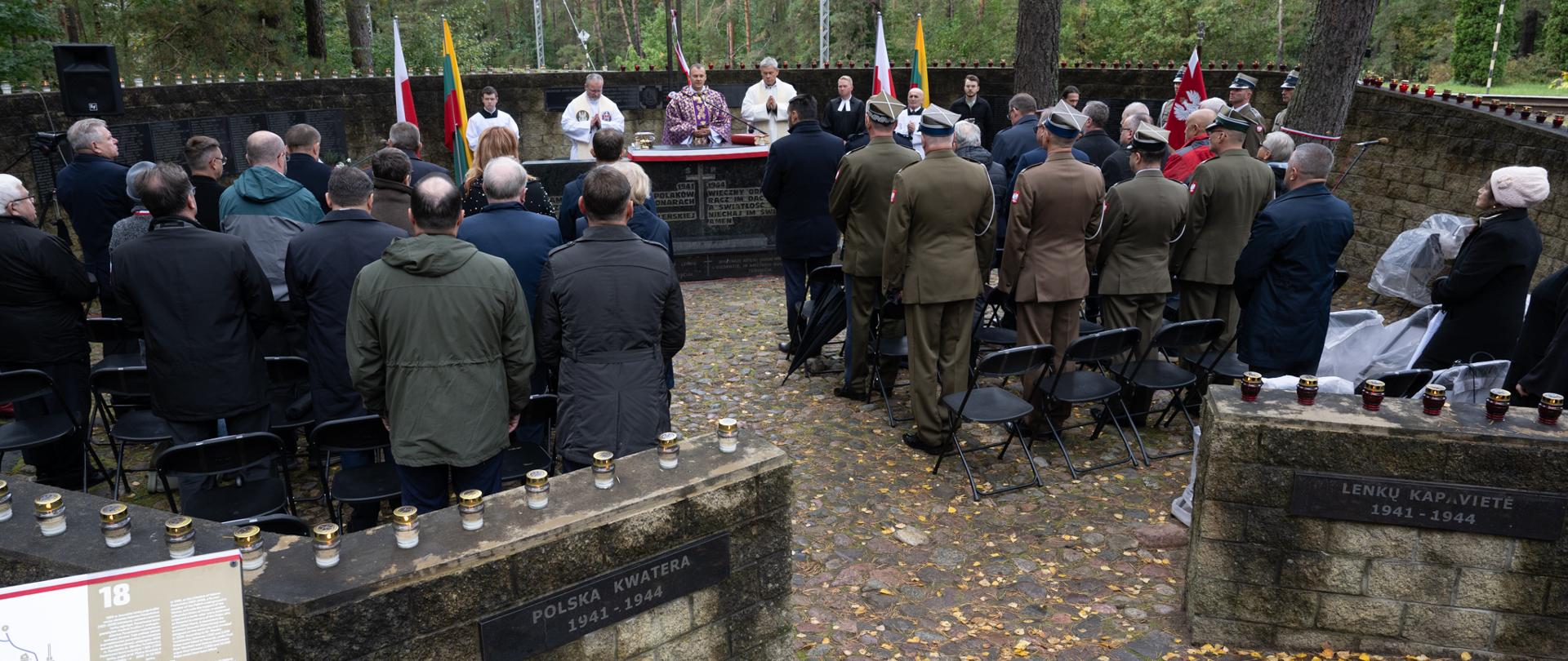 Lenkijos elito atstovų žudynių 85-ųjų metinių minėjimas Paneriuose