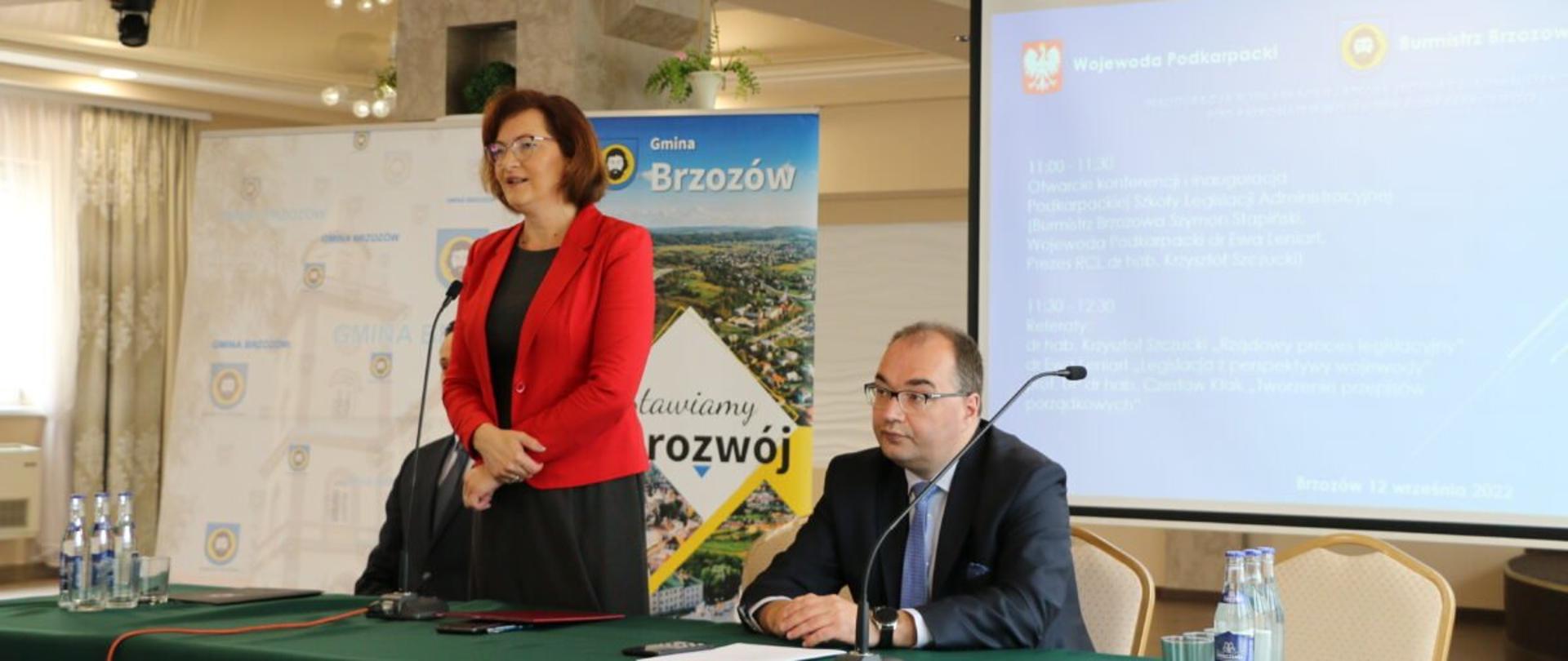  Wojewoda podkarpacki Ewa Leniart podczas inauguracji Podkarpackiej Szkoły Legislacji Administracyjnej