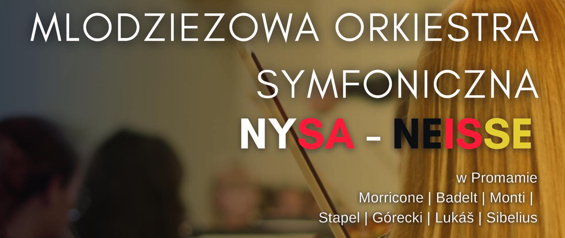 Plakat informujący o koncercie, białe litery na czarno-złotym tle, w dolnej części logotypy sponsorów i partnerów.