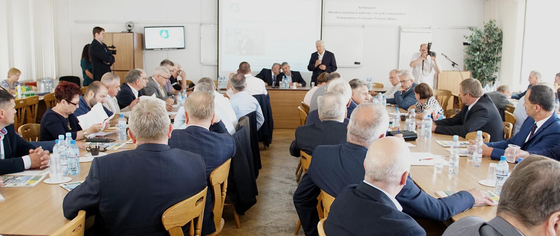 Spotkanie z przewodniczącymi rad nadzorczych i prezesami spółdzielni ml...