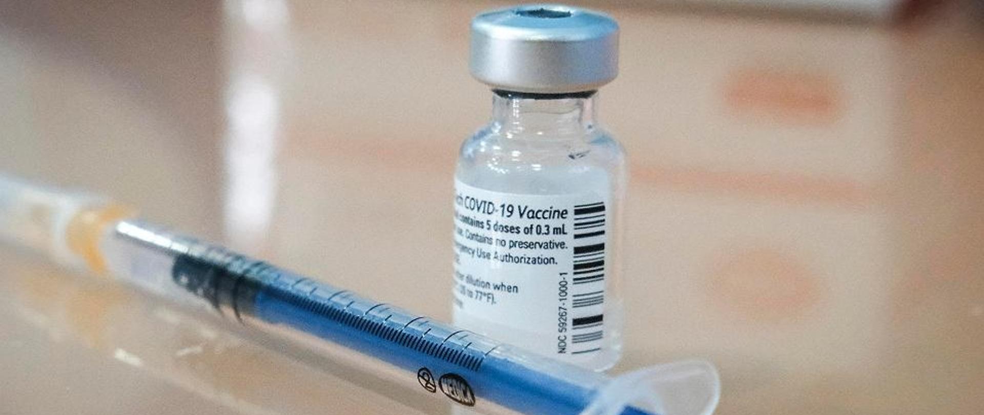 Szczepienia na COVID-19