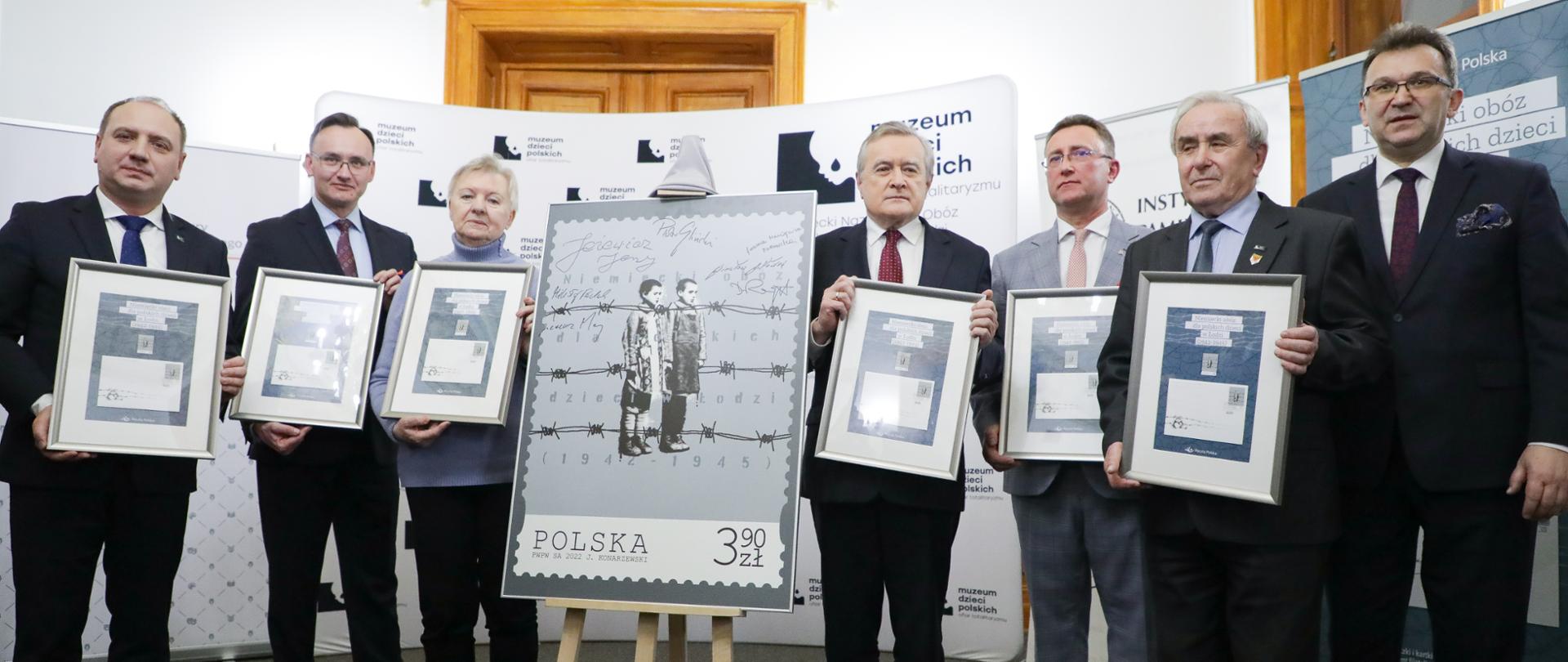 Prezentacja znaczka pocztowego pn. „Niemiecki obóz dla polskich dzieci w Łodzi (1942-1945)”, fot. Danuta Matloch