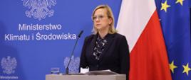 Anna Moskwa Minister Klimatu i Środowiska odpowiada na pytania dziennikarzy na konferencji w MKiŚ