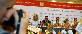 Powitanie polskich lekkoatletów - uczestników ME Berlin 2018 Wręczenie bonu paliwowego