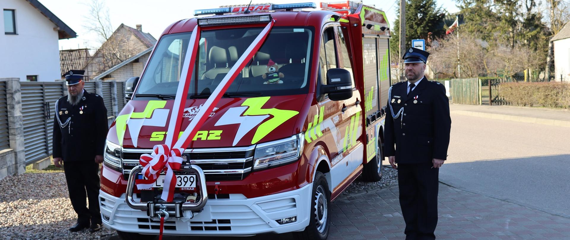 Nowy pojazd strażaków z OSP Rumienica. 