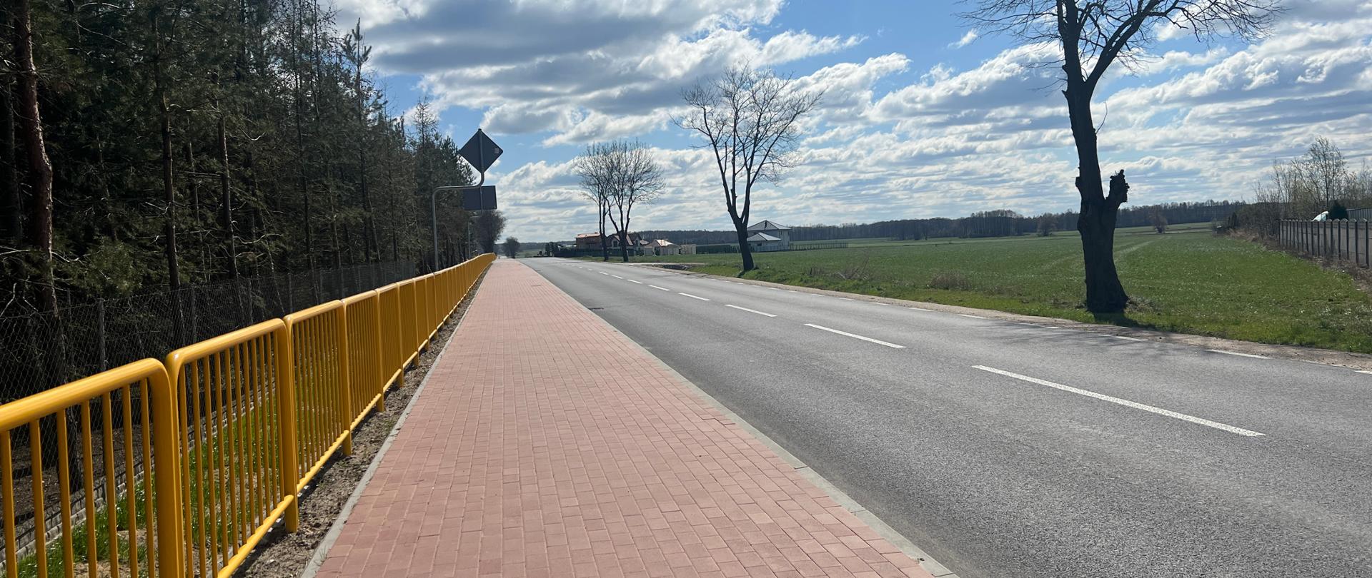 Droga powiatowa już po przebudowie