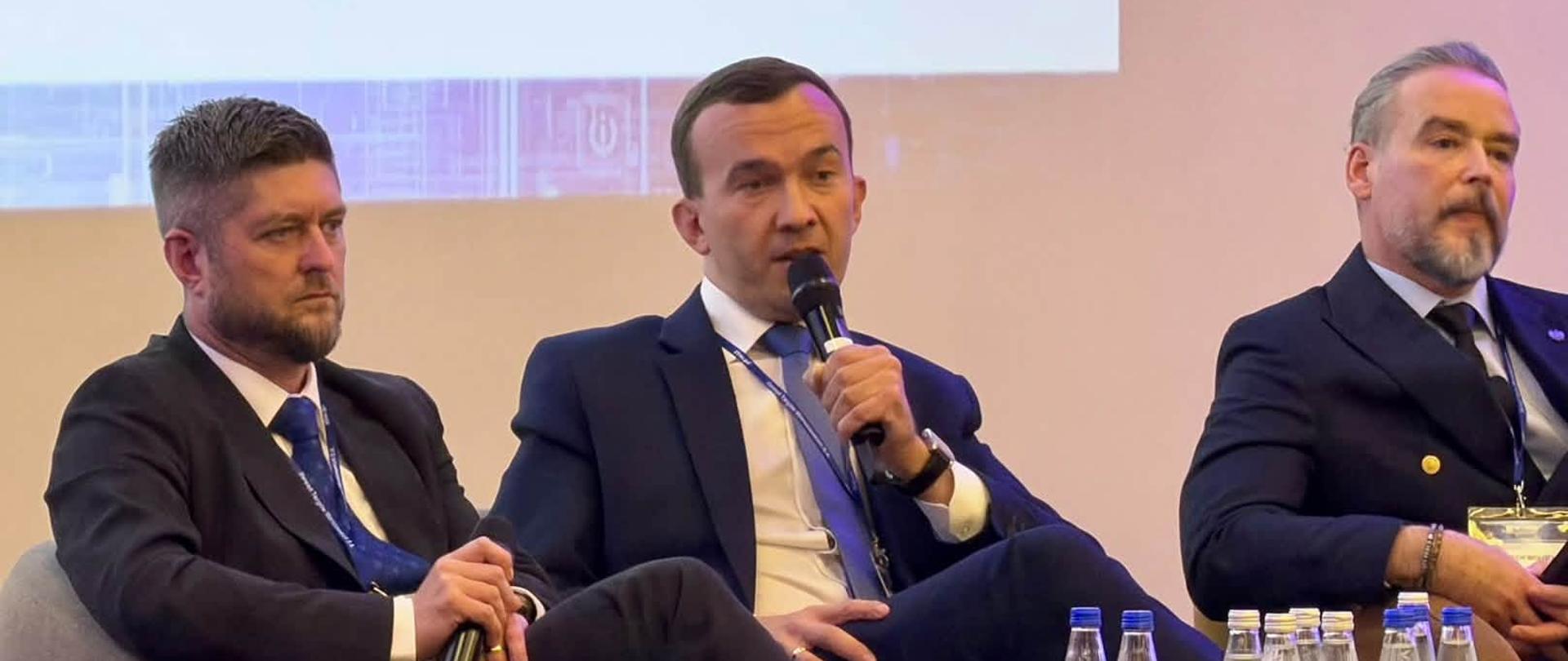 Wicewojewoda Mateusz Szauer o bezpieczeństwie regionu na Konferencji Granic