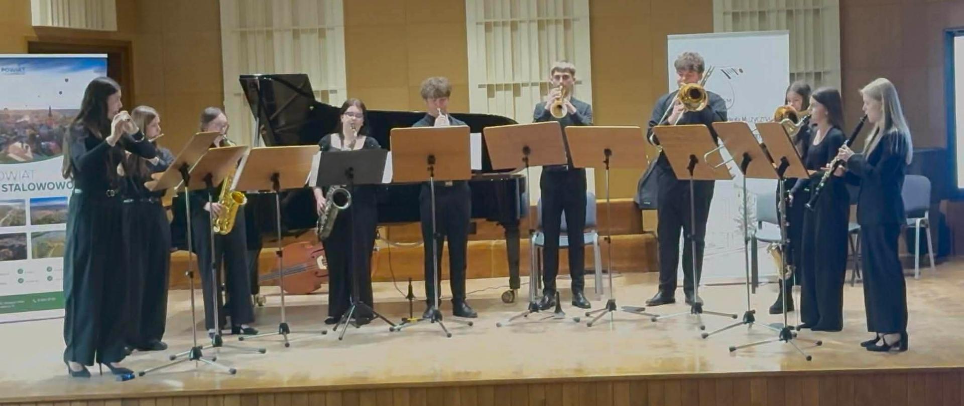 Występ Instrumentalnego Zespołu Dętego w szóstym Ogólnopolskim Konkursie Folklorystycznym w Stalowej Woli dnia dwudziestego dziewiątego kwietnia dwa tysiące dwudziestego szóstego roku
