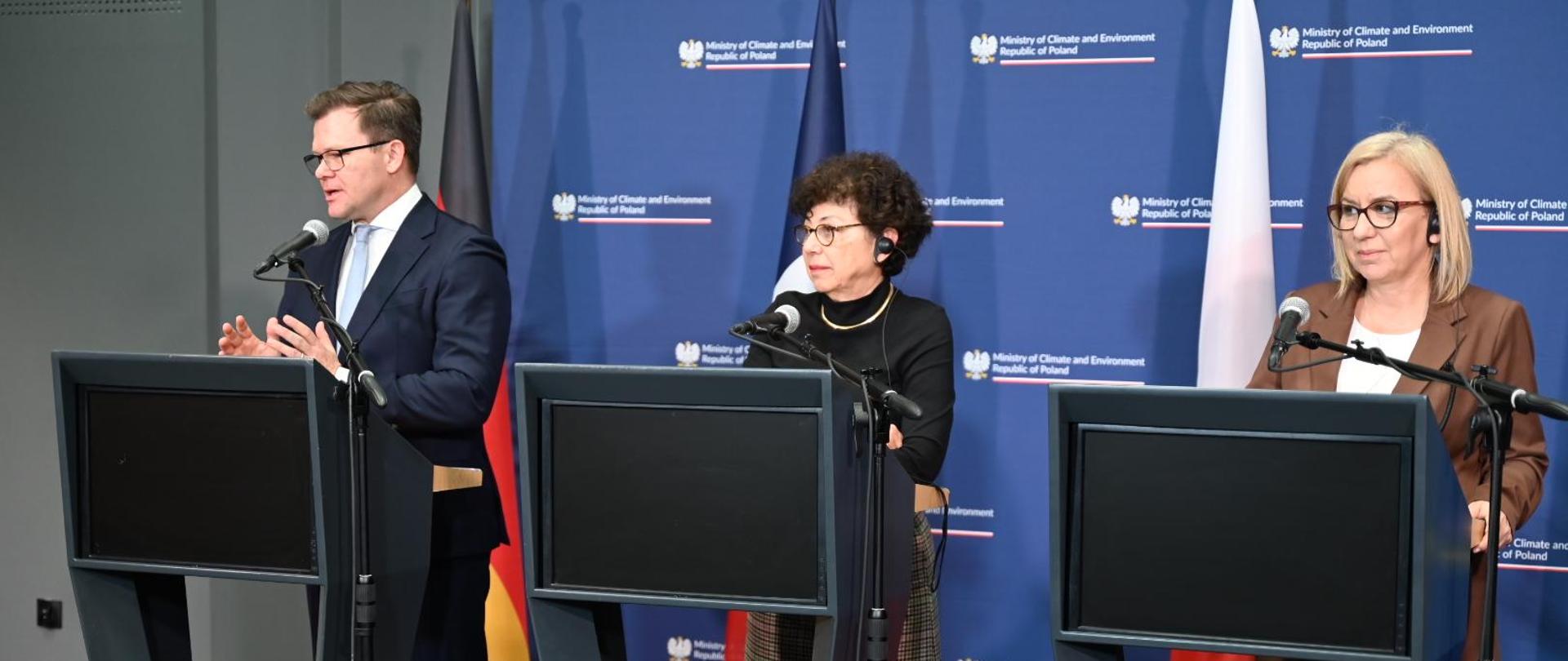 Briefing prasowy: ministra klimatu i środowiska Paulina Hennig-Kloska, niemiecki minister środowiska Carsten Schneider i francuska ministra środowiska Monique Barbut.