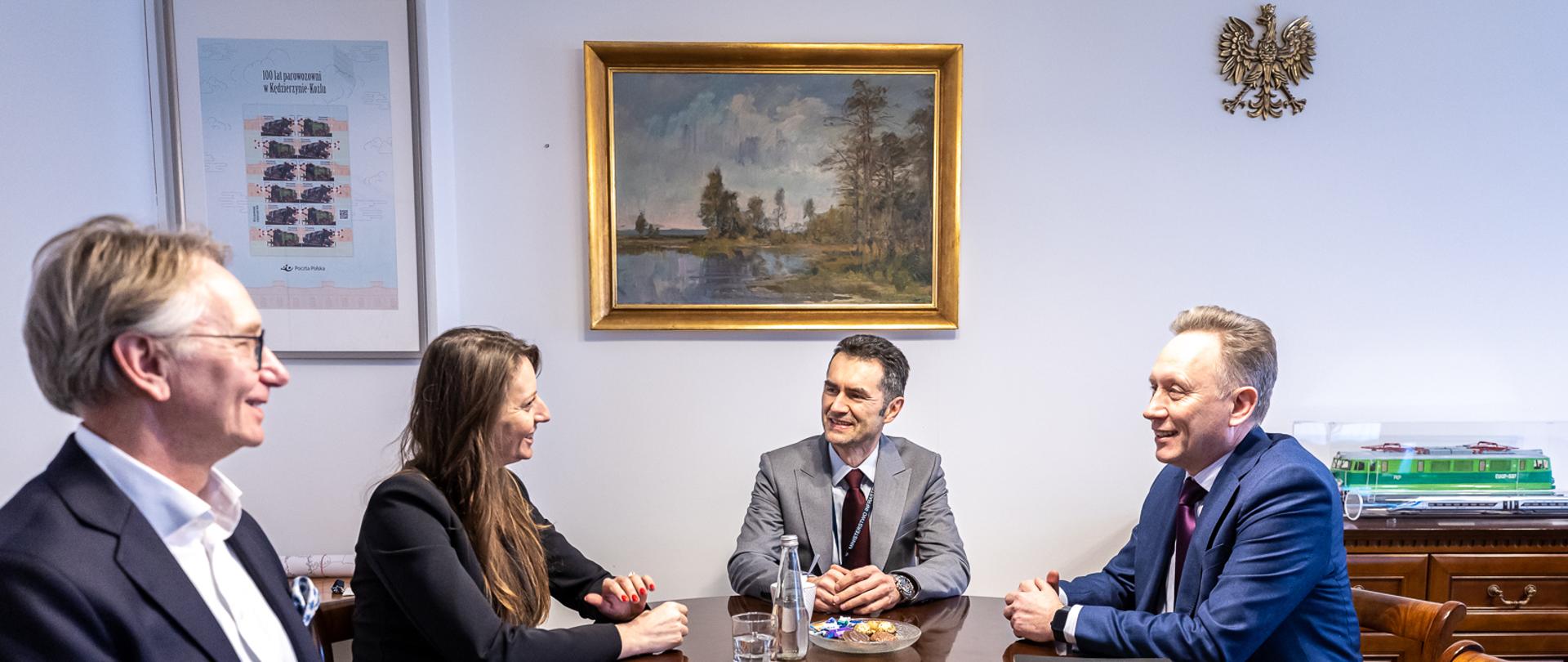 Wiceminister infrastruktury Piotr Malepszak w trakcie spotkania z przedstawicielami Związku Ogólnopolskiego Projektantów i Inżynierów