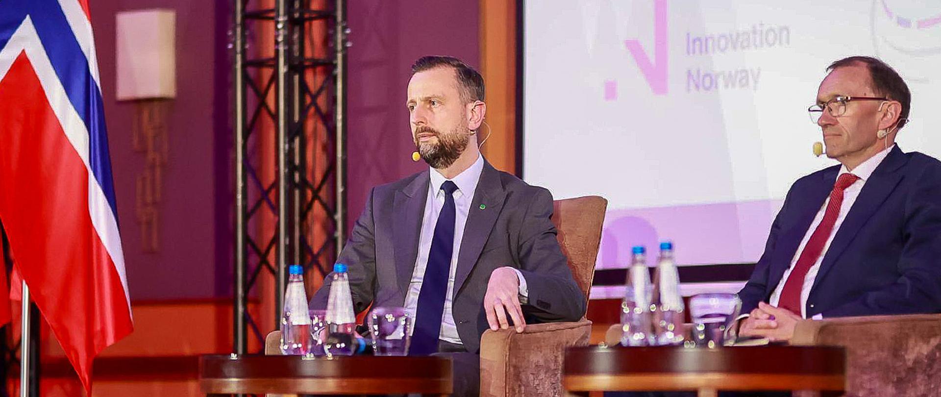 23 kwietnia 2025 r. Władysław Kosiniak – Kamysz, wicepremier-minister obrony narodowej wziął udział w panelu „Polsko-norweska współpraca w zakresie bezpieczeństwa i obronności - co oba kraje mogą zrobić wspólnie, aby zwiększyć sojusznicze zdolności odstraszania i zdolności przemysłowe?” podczas seminarium norwesko-polskiego przemysłu obronnego. Fot. Krzysztof Niedziela/MON
