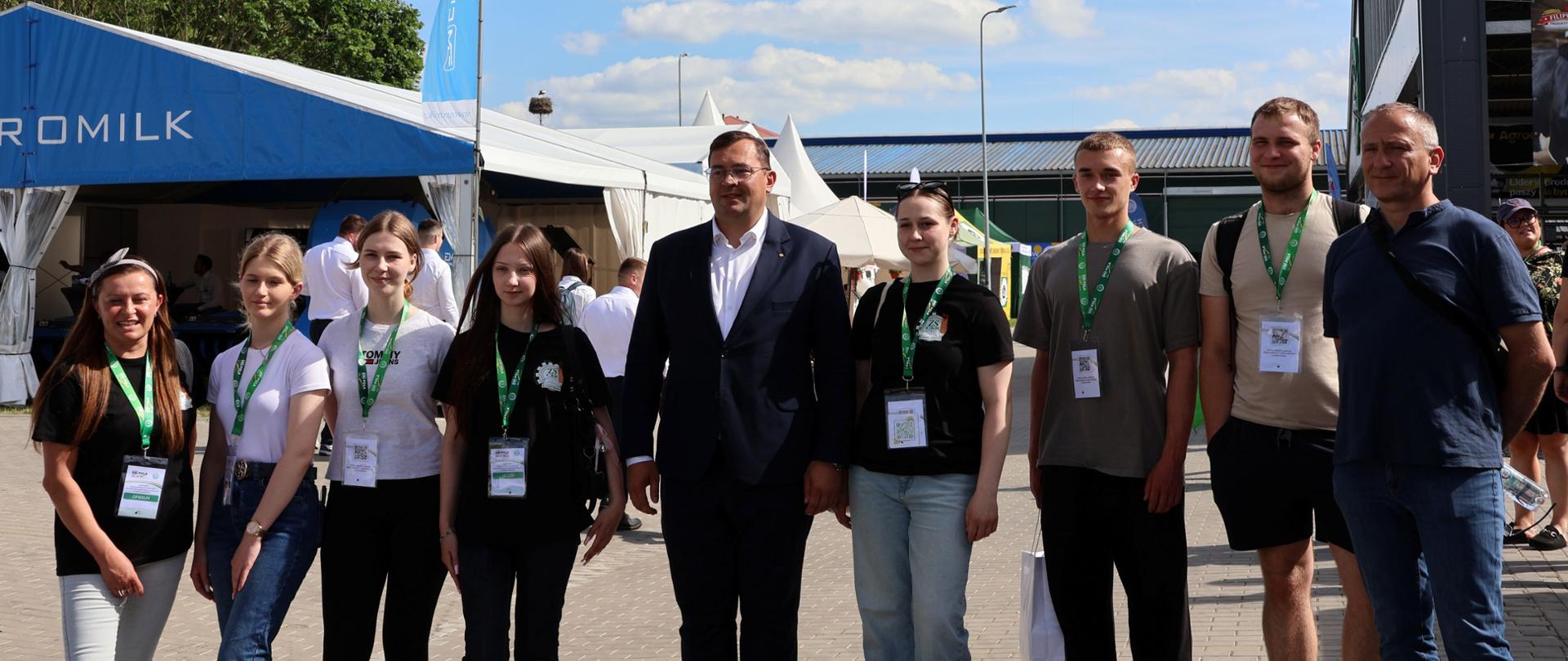 Uczniowie ZS CKR w Starym Lubiejewie na III Mistrzostwach Szkół Rolniczych podczas Krajowych Dni Pola 2026.