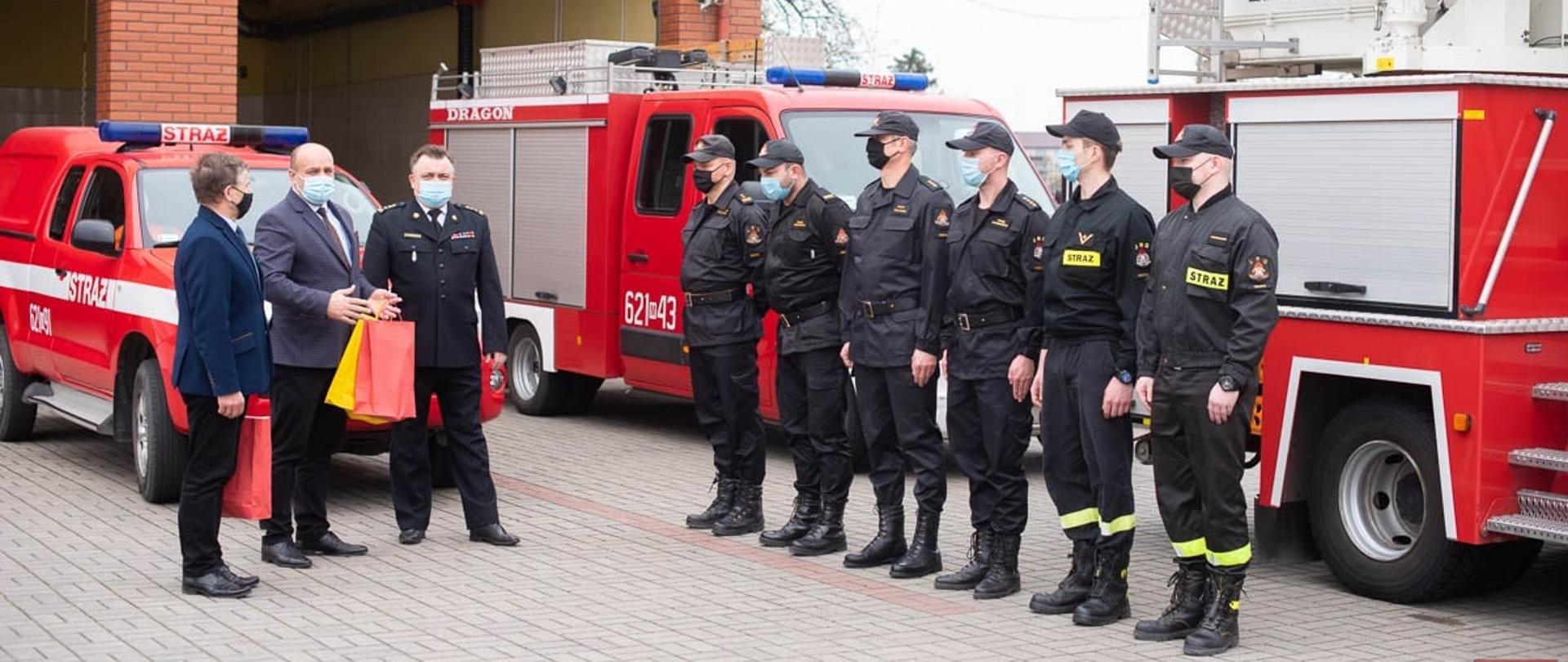 Wizyta Starosty i Wicestarosty z Okazji Dnia Strażaka