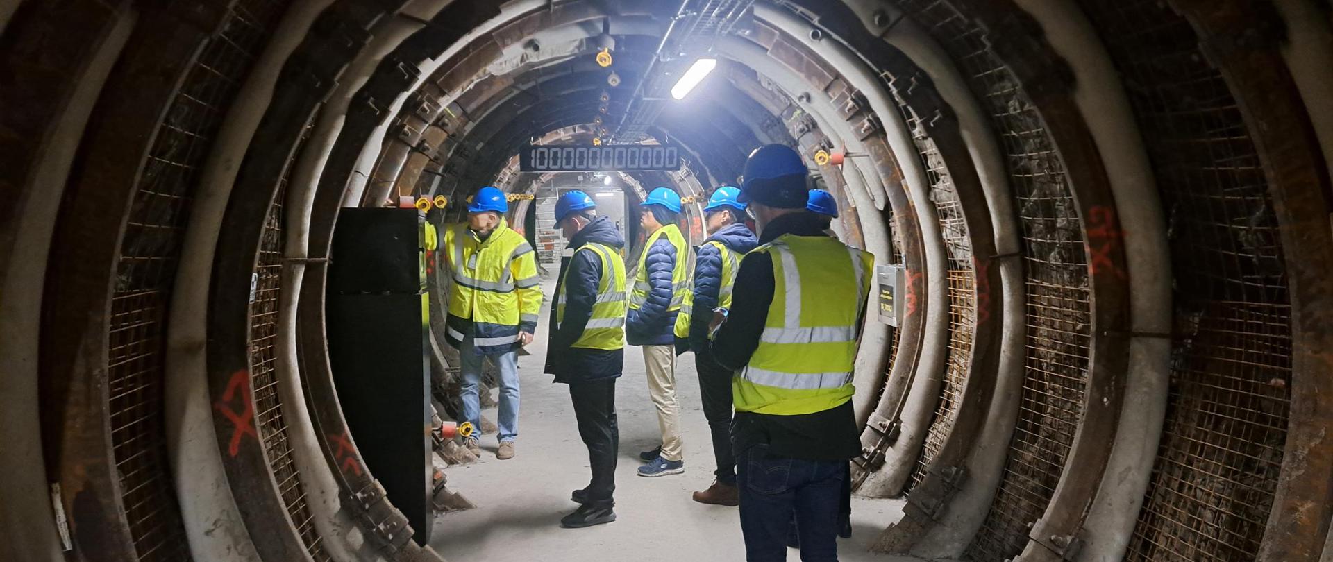 The photo shows participants in the underground laboratory.