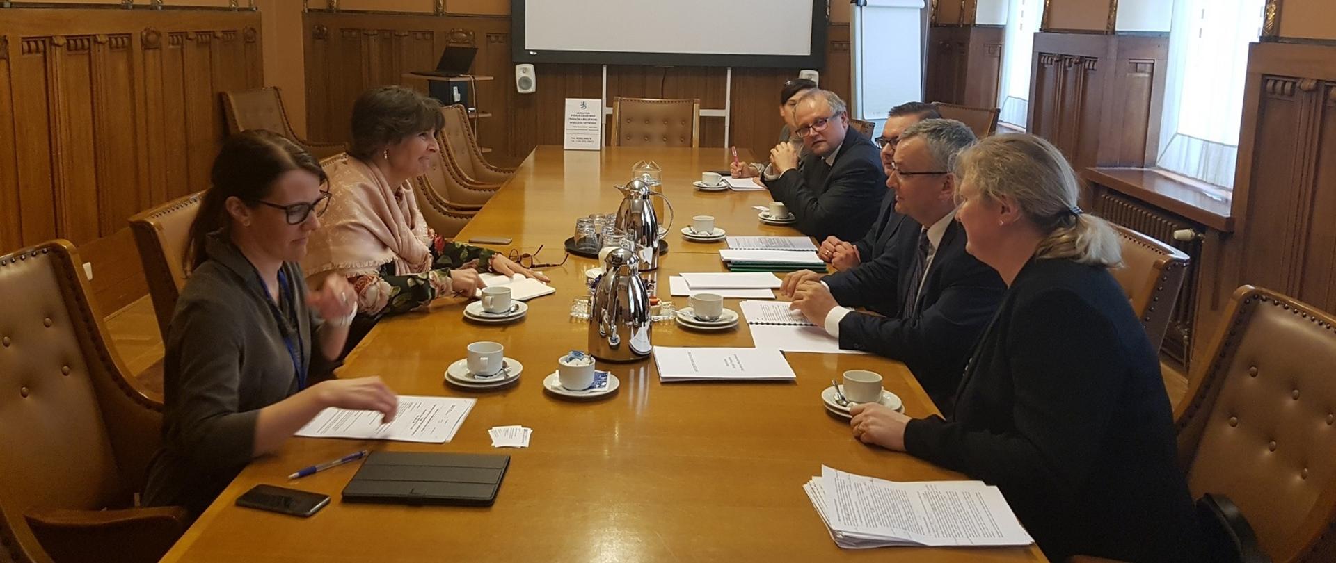 Spotkanie dwustronne ministra A. Adamczyka z minister transportu i komunikacji Finlandii A. Berner